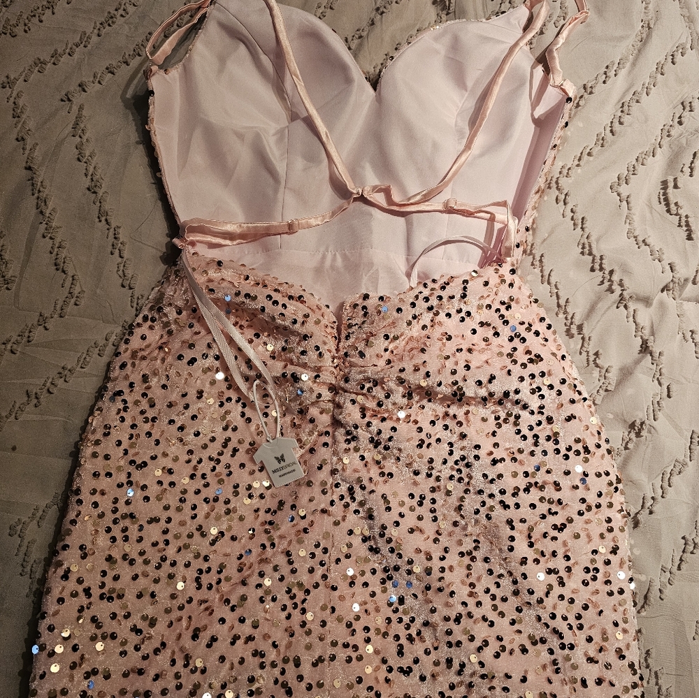 Dress - Picture 3 of 4